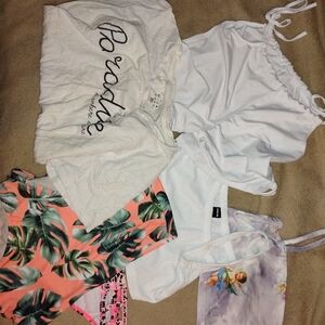 White and Tropical Print Clothing Set